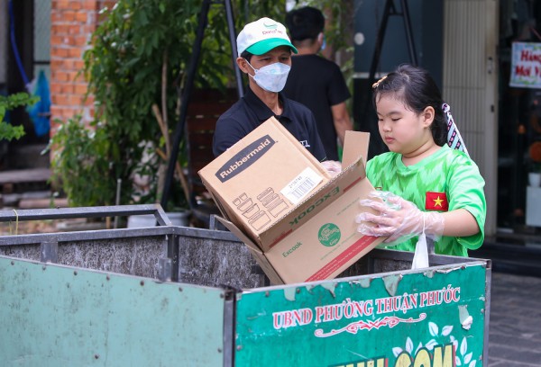 Theo chân “biệt đội nhí” đẩy xe tự chế đi 