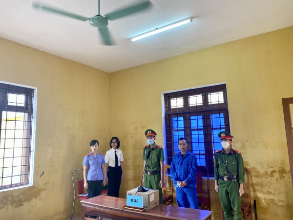 Hai phạm nhân đục tường trốn trại, 3 tháng chui rúc trong rừng ở Quảng Trị