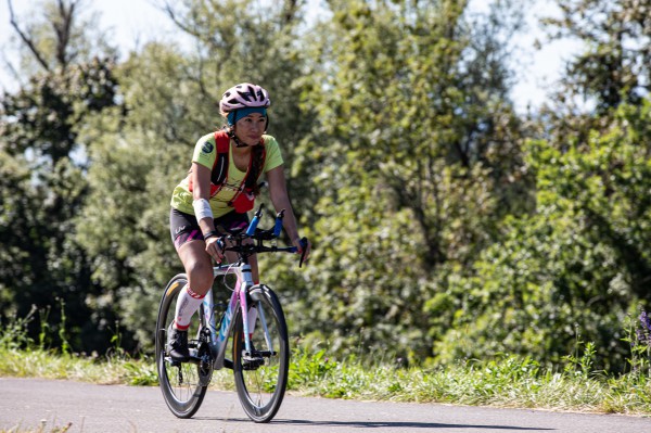 Ngả mũ trước cô gái bền nhất Việt Nam: bơi, đạp xe, chạy hơn 2.000km/14 ngày