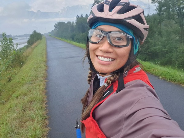 Ngả mũ trước cô gái bền nhất Việt Nam: bơi, đạp xe, chạy hơn 2.000km/14 ngày