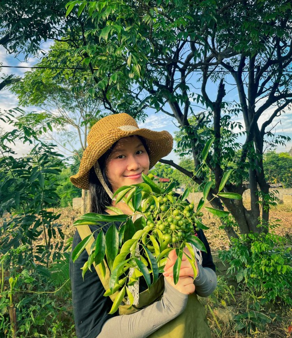 Nữ MC, diễn viên bỏ phố về quê làm "nông dân": Tạo ra những sợi mì ngô mang dấu ấn quê hương