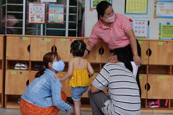 Học sinh Cần Thơ tựu trường: Vui mừng, háo hức xen lẫn lo lắng, hồi hộp