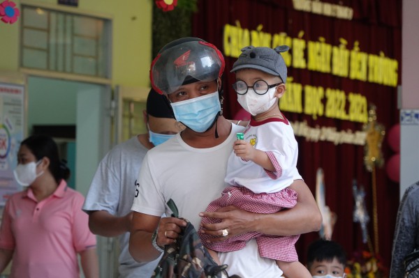 Học sinh Cần Thơ tựu trường: Vui mừng, háo hức xen lẫn lo lắng, hồi hộp