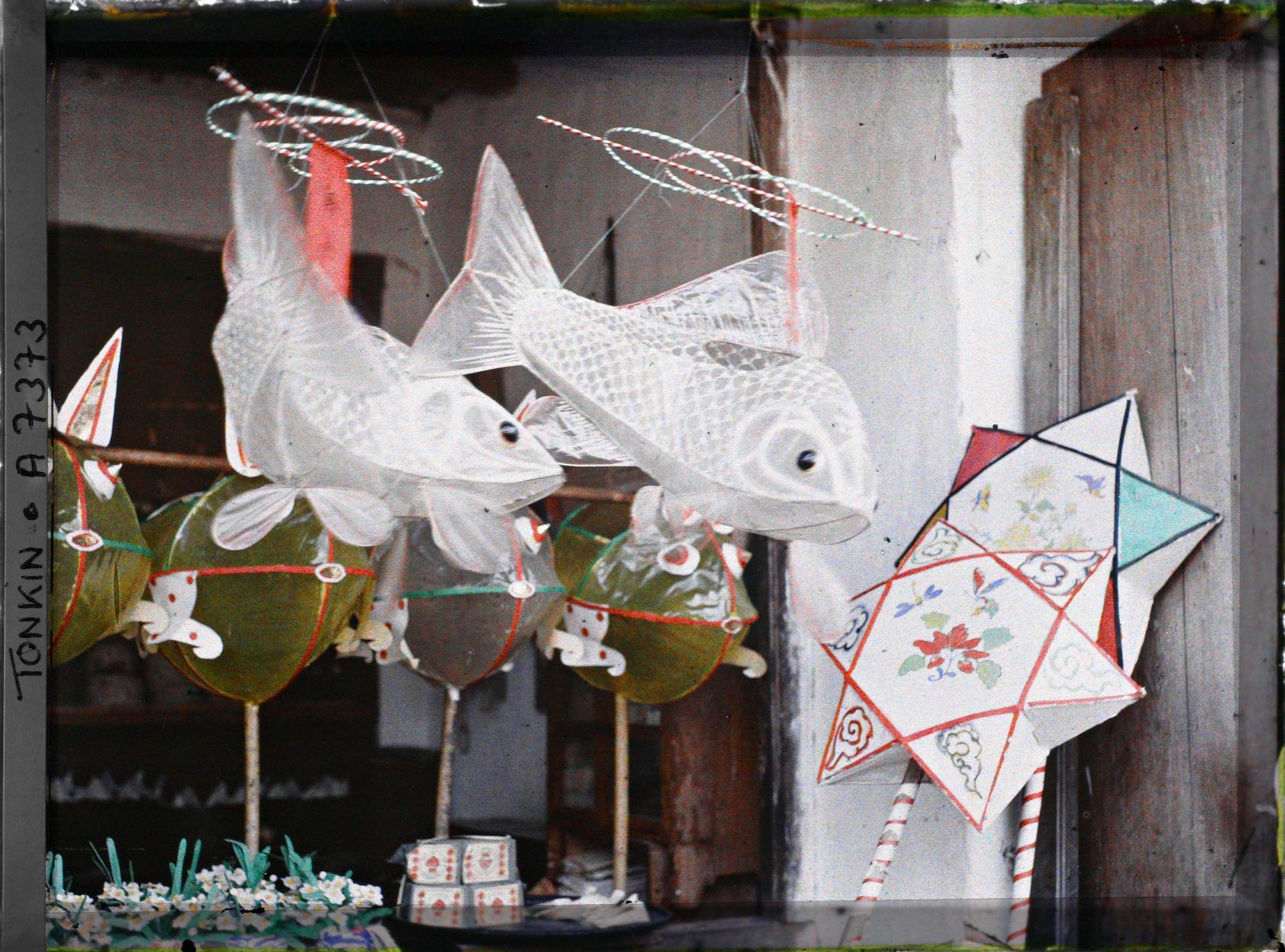 Bảo tàng chứa đến 1.382 tấm ảnh về Việt Nam: Trung thu Hà Nội đầy sắc màu - Ảnh 3. Bảo tàng chứa đến 1.382 tấm ảnh về Việt Nam: Trung thu Hà Nội đầy sắc màu - Ảnh 3.