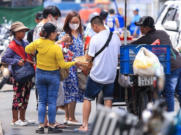 Du khách nước ngoài 