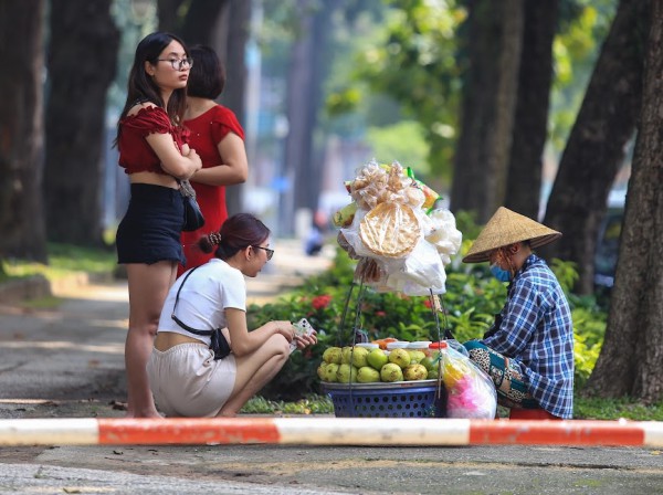 Du khách nước ngoài 