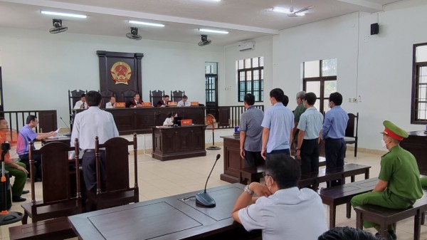 Xét xử vụ án đưa và nhận hối lộ tại Công ty cấp nước Ninh Thuận
