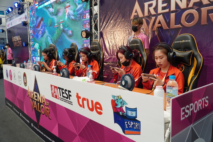 Đội tuyển sinh viên Nữ Việt Nam xuất sắc giành HCV Liên Quân Mobile tại Đại hội Thể thao Sinh viên Đông Nam Á - Ảnh 8. Đội tuyển sinh viên Nữ Việt Nam xuất sắc giành HCV Liên Quân Mobile tại Đại hội Thể thao Sinh viên Đông Nam Á - Ảnh 8.