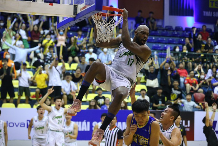 Cantho Catfish lội ngược dòng cảm xúc trong ngày làm khách Ho Chi Minh City Wings - Ảnh 3.