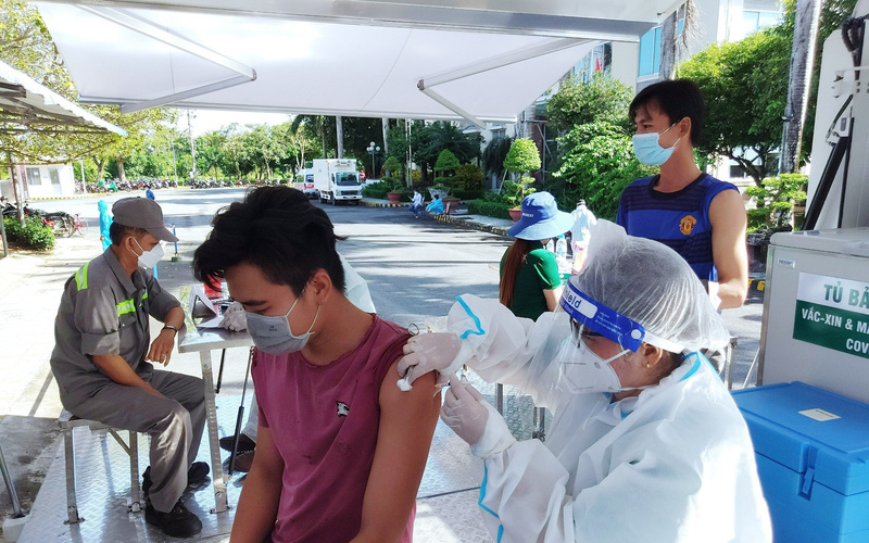 Bộ Y tế: Hơn 254 triệu liều vaccine phòng COVID-19 đã được tiêm; tỷ lệ tiêm cho trẻ tại nhiều địa phương vẫn thấp