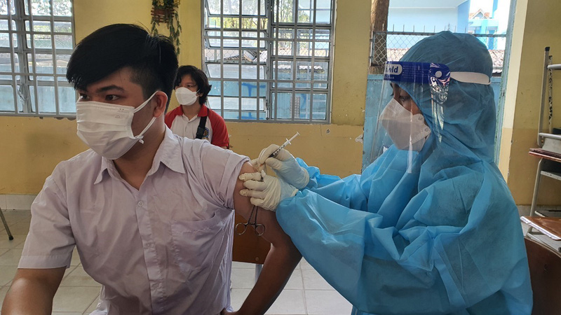 Bộ Y tế: Tỷ lệ tiêm mũi 3 cho trẻ từ 12 - 17 tuổi ở nhiều địa phương vẫn thấp