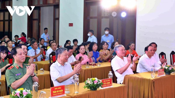 Bộ trưởng Tô Lâm dự ngày hội “Toàn dân bảo vệ an ninh Tổ quốc” phường Quán Thánh