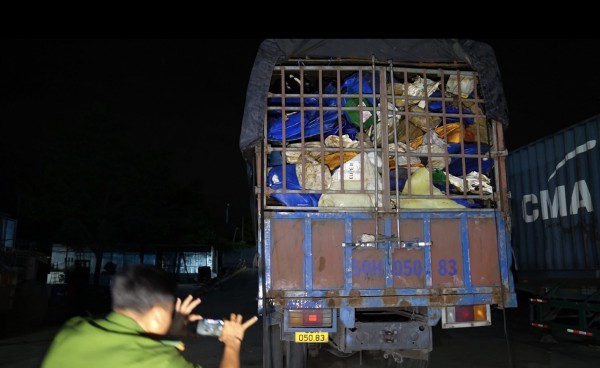 Công an khám xét công ty nghi buôn bán hàng cấm ở Bà Rịa - Vũng Tàu