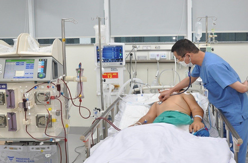 Cứu sống bệnh nhân sốc sốt xuất huyết nặng, biến chứng suy đa tạng