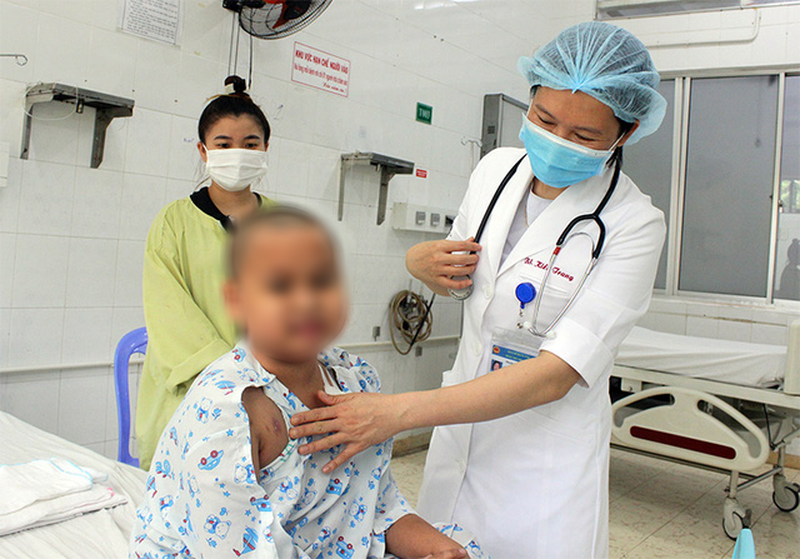 Cứu sống bệnh nhi sốt xuất huyết tổn thương gan, thận nặng Cứu sống bệnh nhi sốt xuất huyết tổn thương gan, thận nặng