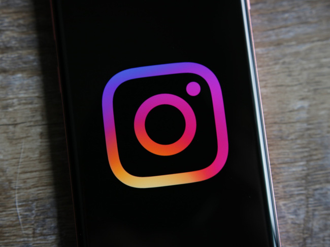 Instagram bắt chước ứng dụng đối lập với mình