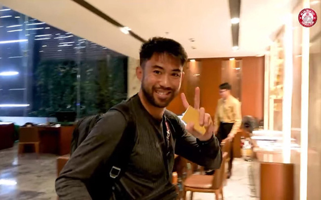 Lee Nguyễn có mặt tại Việt Nam, sẵn sàng ra sân cuối tuần này Lee Nguyễn có mặt tại Việt Nam, sẵn sàng ra sân cuối tuần này