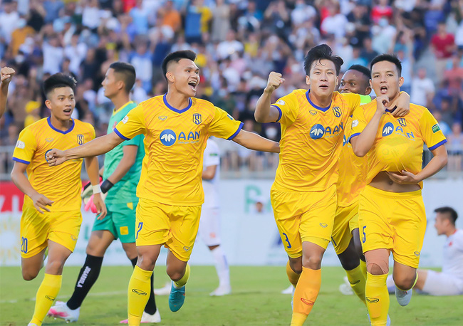 Lịch thi đấu vòng 11 V.League hôm nay (7/8): Tâm điểm Derby SLNA - Đông Á Thanh Hóa Lịch thi đấu vòng 11 V.League hôm nay (7/8): Tâm điểm Derby SLNA - Đông Á Thanh Hóa