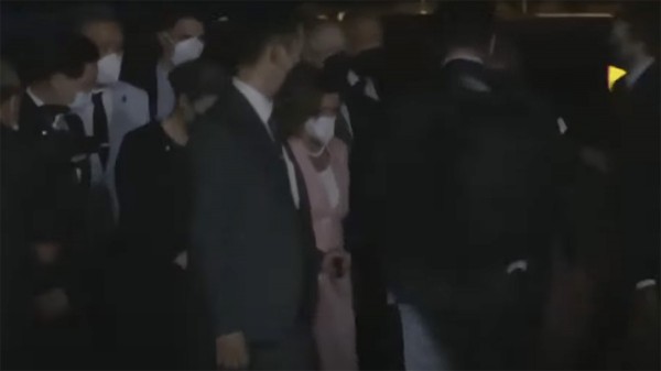 Máy bay của Chủ tịch Hạ viện Mỹ Pelosi đã hạ cánh ở Đài Loan