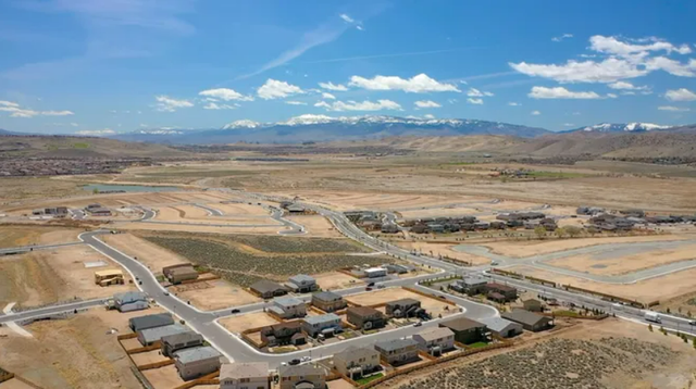 Mua một căn nhà với giá 600.000 USD, người phụ nữ bất ngờ được sở hữu nguyên khu phố hơn 80 căn - Ảnh 1. Mua một căn nhà với giá 600.000 USD, người phụ nữ bất ngờ được sở hữu nguyên khu phố hơn 80 căn - Ảnh 1.