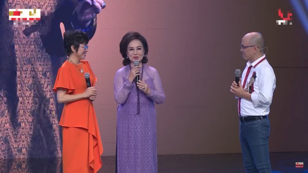 NSƯT Hồng Vân: "Ở thời chúng tôi, ca sĩ hát phải rất nghiêm túc, chỉn chu"