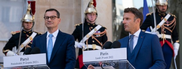 Pháp quyết tâm theo đuổi dự án “Cộng đồng chính trị châu Âu” Pháp quyết tâm theo đuổi dự án “Cộng đồng chính trị châu Âu”