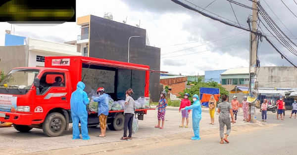 Siêu thị mỹ phẩm phải bán rau trong đại dịch vẫn liên tục mở rộng