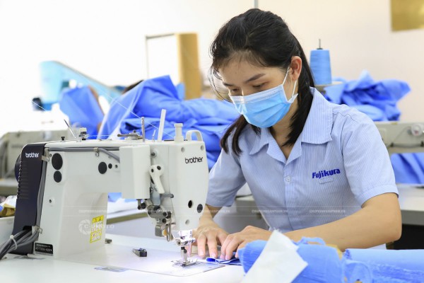 THỦ TƯỚNG VÀ DOANH NGHIỆP 2022: Thành lập khu công nghiệp lớn để dệt may phát triển bền vững