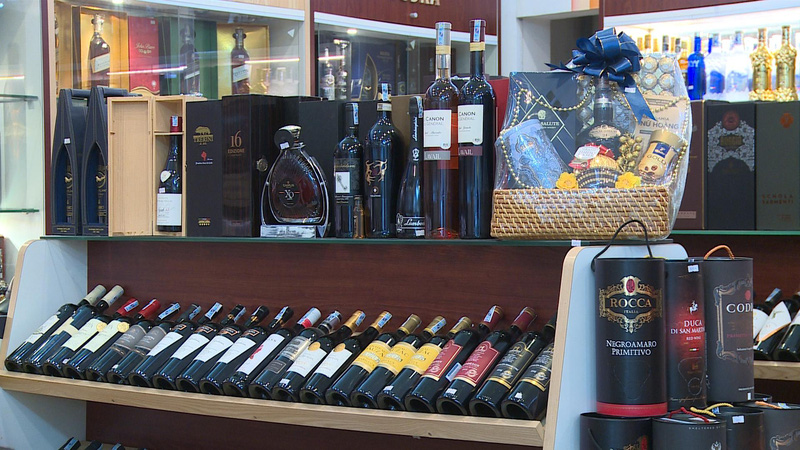 TP. Hồ Chí Minh tăng cường kiểm tra các cơ sở sản xuất, kinh doanh rượu, đồ uống có cồn