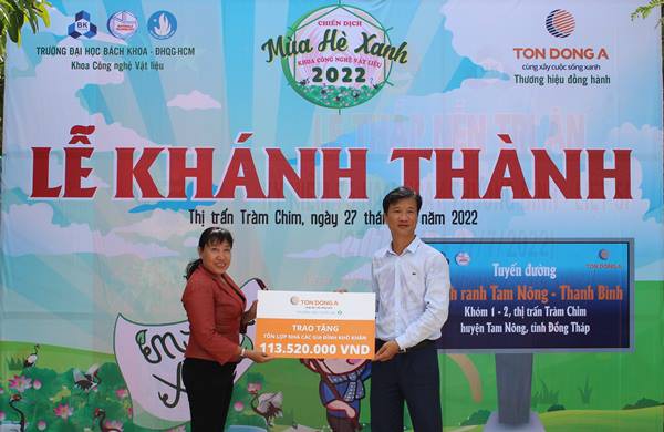 Thêm những tuyến đường nông thôn được trải bê tông