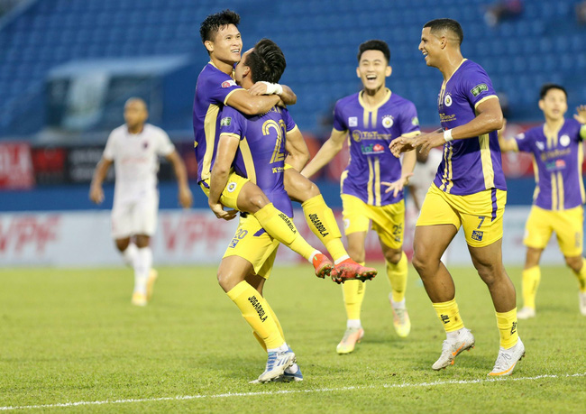 Vòng 13 Night Wolf V.League 1-2022: Bứt phá và rượt đuổi