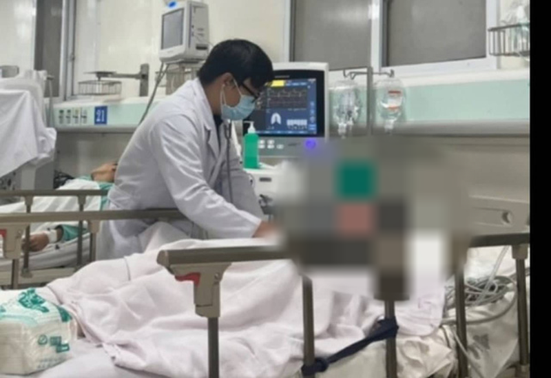 Vụ ngộ độc rượu khiến 2 sinh viên tử vong: Xử phạt 2 hành vi vi phạm về an toàn thực phẩm của nhà hàng