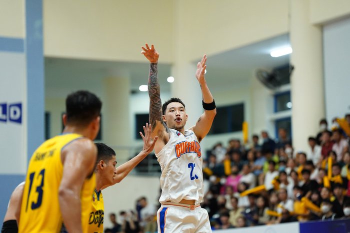 Thắng thuyết phục Nha Trang Dolphins, Hanoi Buffaloes giành vé cuối cùng tham dự VBA Playoffs 2022 - Ảnh 3.