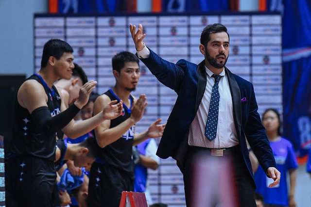 Quyết tâm đại diện cho Hà Nội của HLV Eric Weissling xuất phát từ bánh gai  - Ảnh 4.