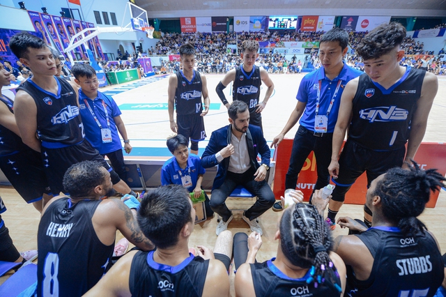 Quyết tâm đại diện cho Hà Nội của HLV Eric Weissling xuất phát từ bánh gai  - Ảnh 2.