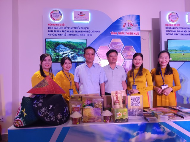 Sơ kết Diễn đàn liên kết phát triển du lịch giữa TP Hà Nội, TPHCM và Vùng kinh tế trọng điểm miền Trung - Ảnh 4. Sơ kết Diễn đàn liên kết phát triển du lịch giữa TP Hà Nội, TPHCM và Vùng kinh tế trọng điểm miền Trung - Ảnh 4.