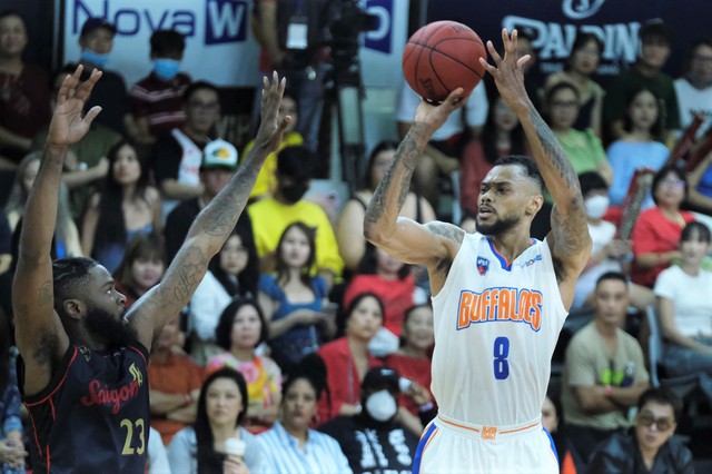 HLV Saigon Heat ngợi khen "Quý ngài hiệp 4" - Ảnh 2.