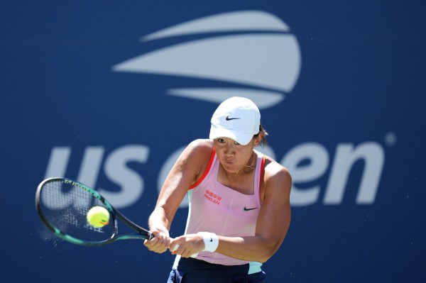 Hạ hạt giống số 2, Serena Williams khiến rất đông người hâm mộ tiếp tục chờ đợi