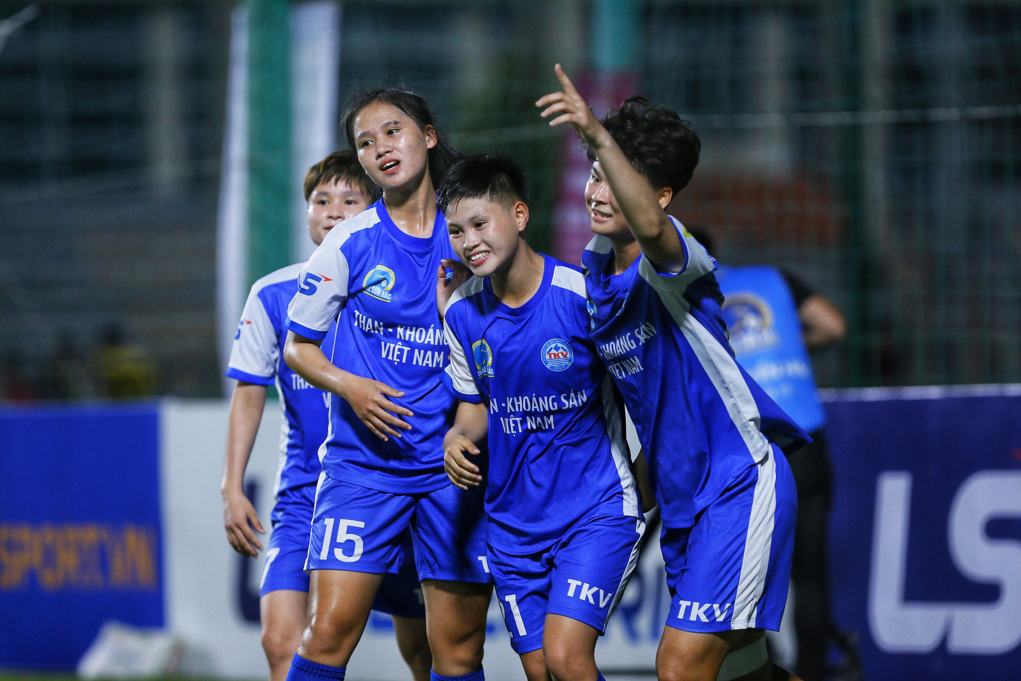 Than KSVN giành chiến thắng nghẹt thở trước Phong Phú Hà Nam Than KSVN giành chiến thắng nghẹt thở trước Phong Phú Hà Nam