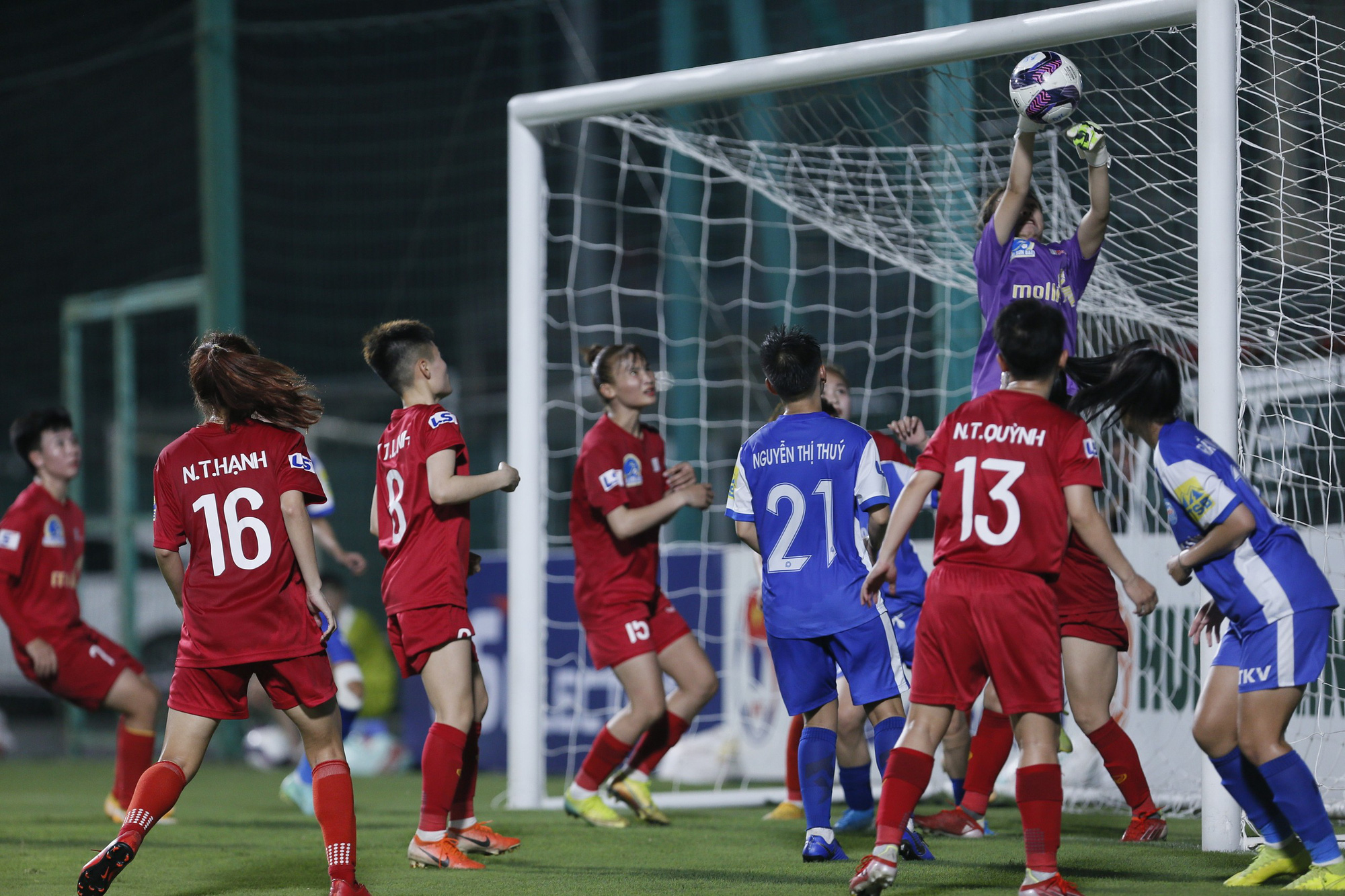 Than KSVN giành chiến thắng nghẹt thở trước Phong Phú Hà Nam Than KSVN giành chiến thắng nghẹt thở trước Phong Phú Hà Nam