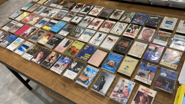 Trào lưu nghe nhạc bằng băng cassette đang quay trở lại Trào lưu nghe nhạc bằng băng cassette đang quay trở lại
