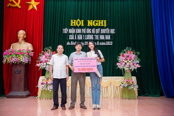 Hoa hậu - Á hậu Các dân tộc Việt Nam 2022 trao học bổng tại Hà Giang, Hải Dương