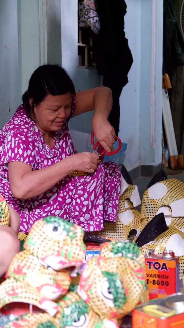 Lưu giữ nghề làm đầu lân ở xứ Huế