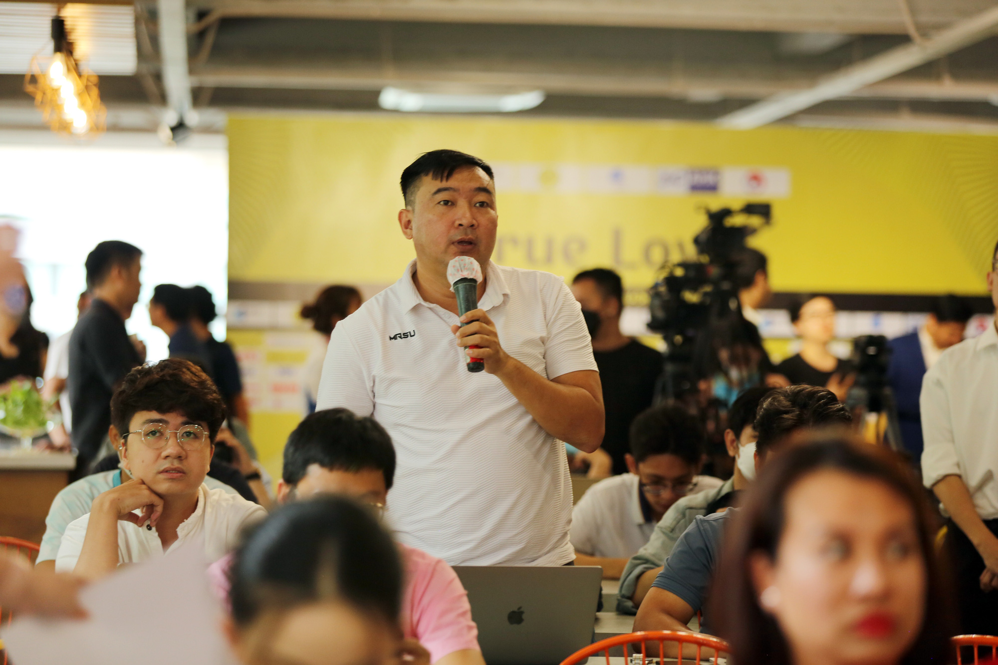 Borussia Dortmund giao hữu cùng các ngôi sao Việt Nam nhằm gây quỹ ủng hộ trẻ em tại TP.HCM