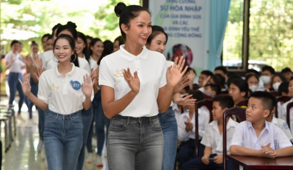 Miss Peace Vietnam bị phạt nhưng đêm chung kết vẫn diễn ra theo dự kiến