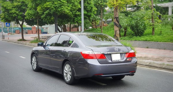 Honda Accord 2015 giá ngang Kia K3 sau 7 năm sử dụng