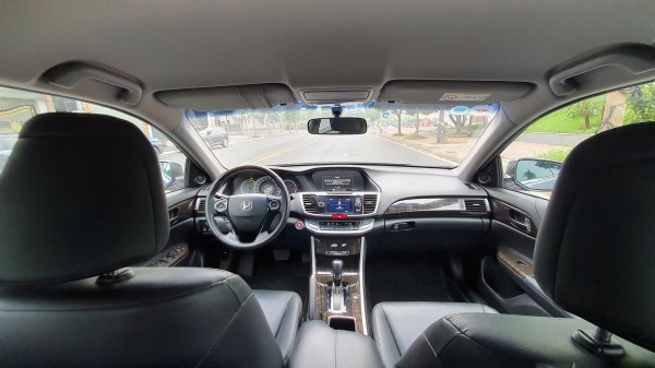 Honda Accord 2015 giá ngang Kia K3 sau 7 năm sử dụng