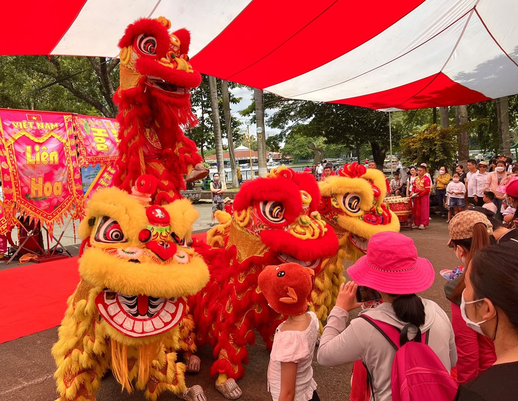 gap-rut-chuan-bi-de-500-tre-mo-coi-vui-hoi-trung-thu