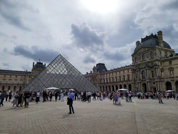 Đến Paris ăn ốc sên, gan ngỗng và ngắm tháp Eiffel
