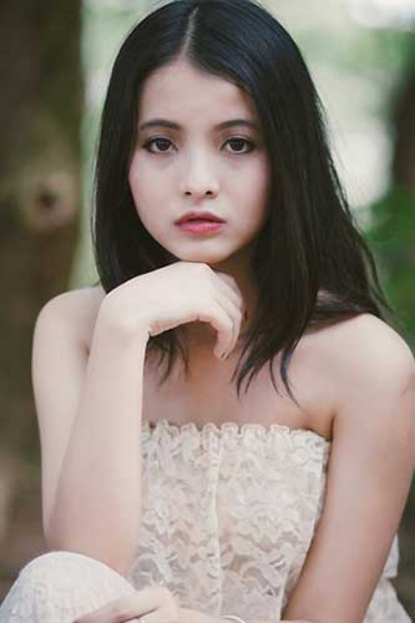 Nữ chính Lời Nguyền Huyết Ngải sau 10 năm: Xinh đẹp rạng ngời, vẫn tìm cơ hội tỏa sáng